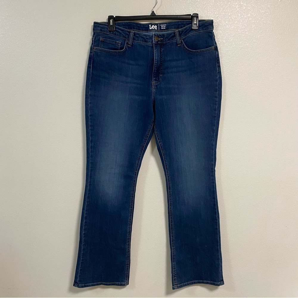 Lee Jeans Women’s Size 16 Medium Wash Midrise Regular Fit Bootcut Jeans NWT